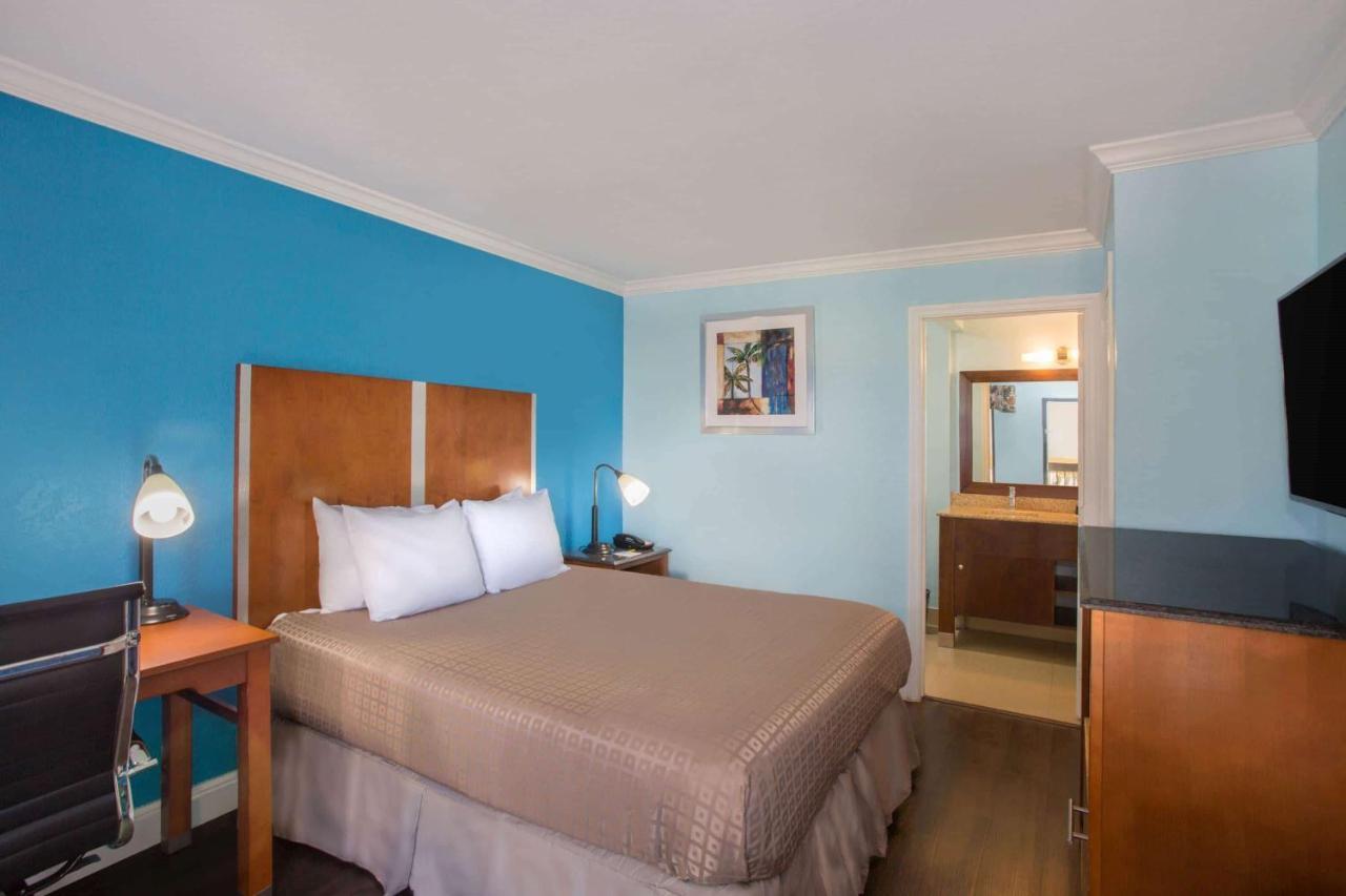 Days Inn By Wyndham Florida City Extérieur photo