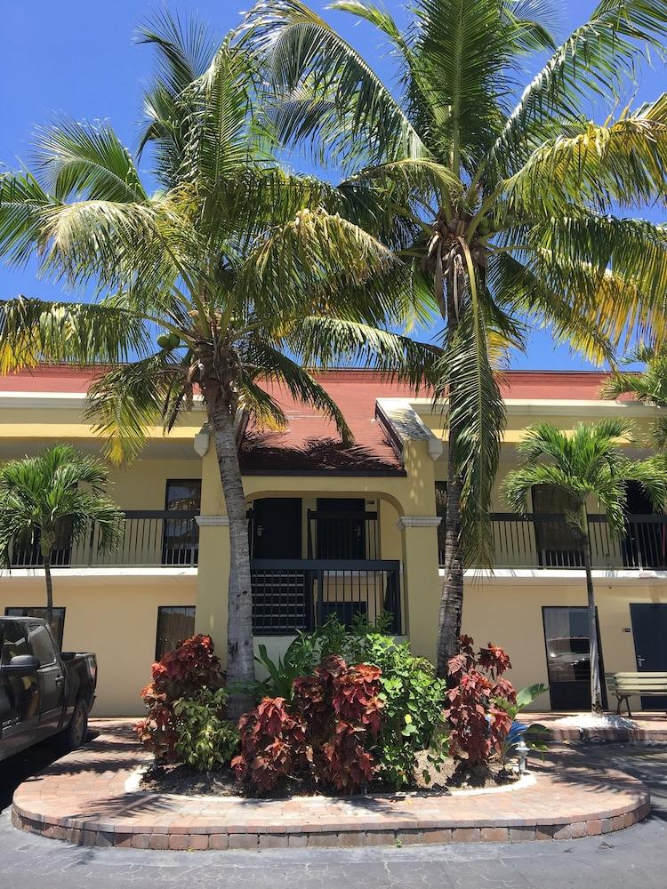 Days Inn By Wyndham Florida City Extérieur photo