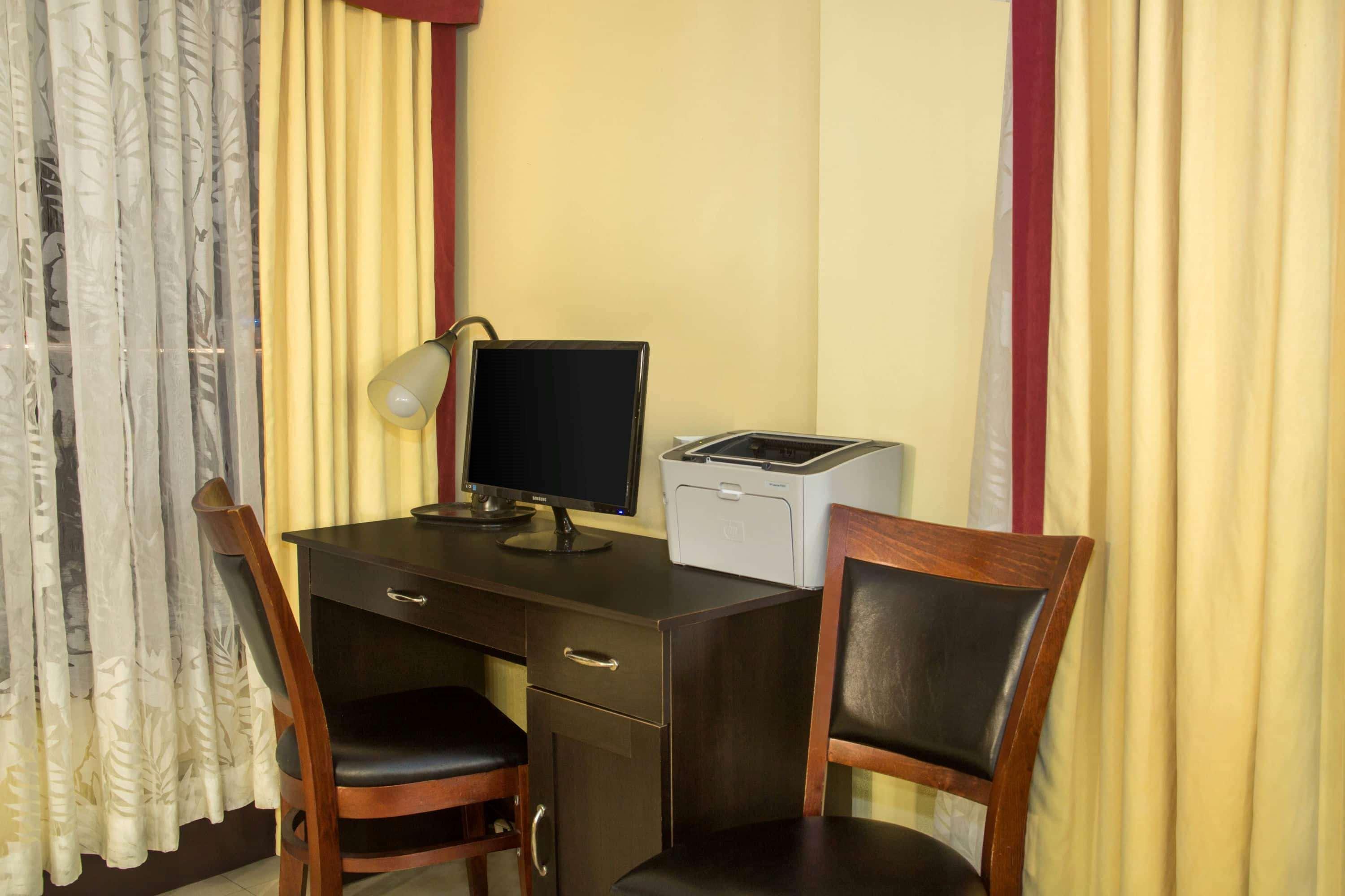 Days Inn By Wyndham Florida City Extérieur photo