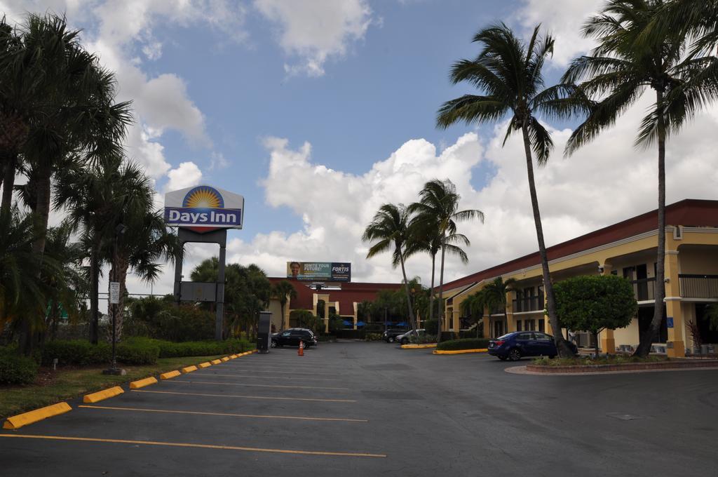 Days Inn By Wyndham Florida City Extérieur photo
