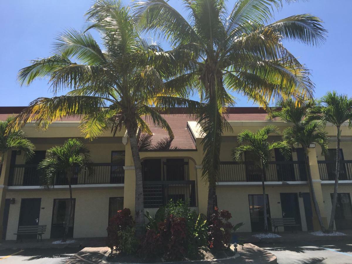 Days Inn By Wyndham Florida City Extérieur photo